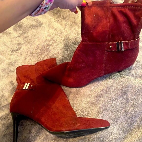 REDUCED$$$Maroon/burgundy Suede Calvin Klein Booties👢👢 - Picture 1 of 3